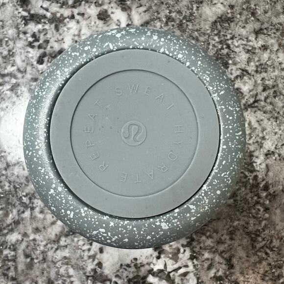 Lululemon Light Green Back to Life Sport Bottle, 24 Ounces - Picture 5 of 10